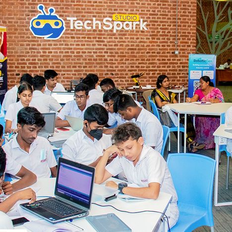 Supporting STEAM Curriculum  in local schools